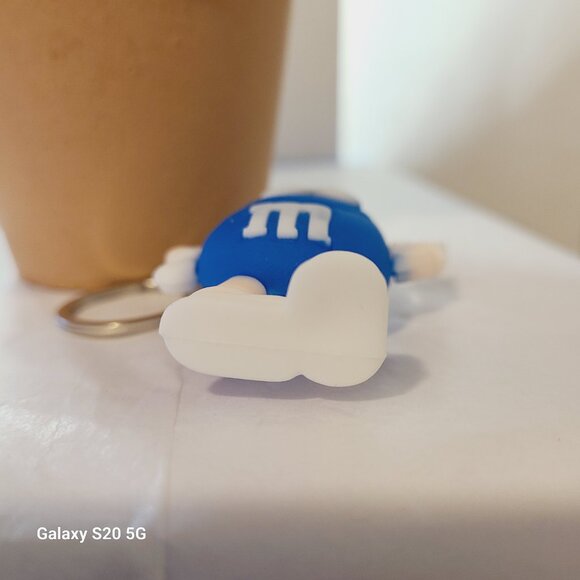 Unbranded Blue M&M Candy Character Keychain Unisex NWOT Backpack Collectible - Picture 5 of 6